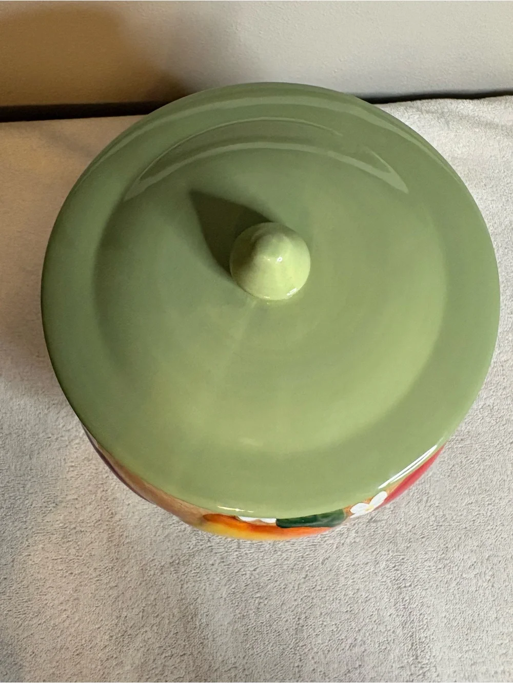 Nonni’s Hand Painted Apple Ceramic Cookie Jar Canister w/ Lid Like New